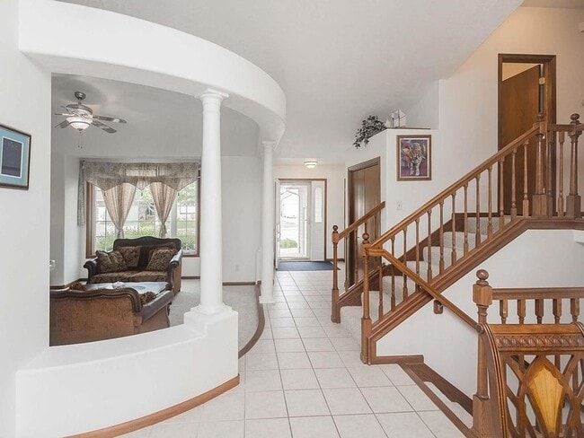 Photo - 5 Bedroom, 3 Bath Single Family Home Unidad Outlook House