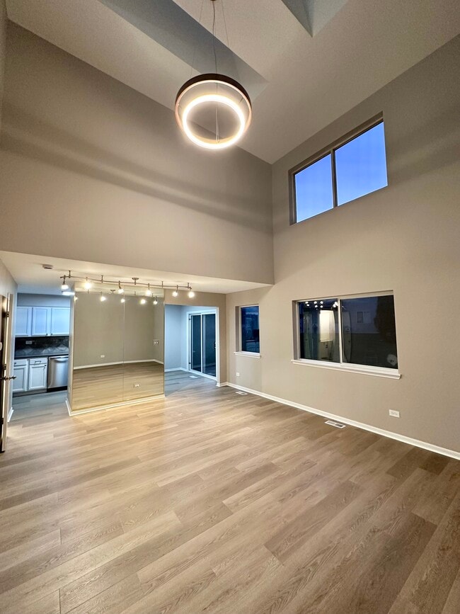 Photo - 652 E Whispering Oaks Ct