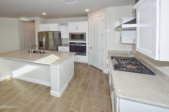 Photo - 705 Paseo De La Reina St