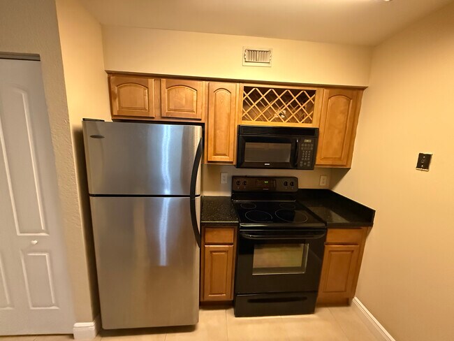 Photo - 2850 N Oakland Forest Dr Unit 208