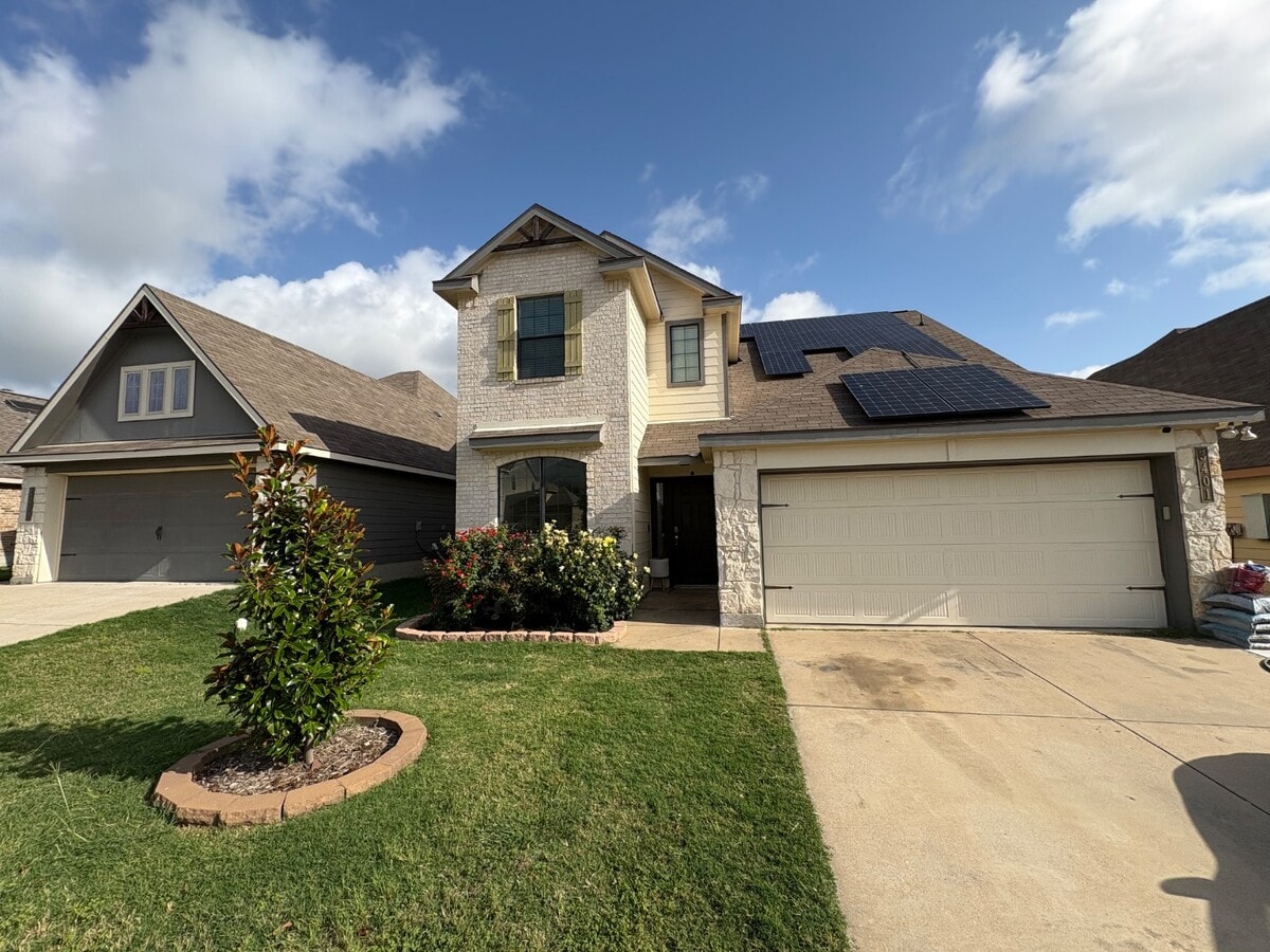 Photo - 3401 Castleton Dr House