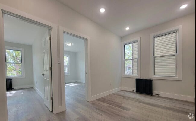 Building Photo - 20 Woodlawn Ave Unit 1F Rental