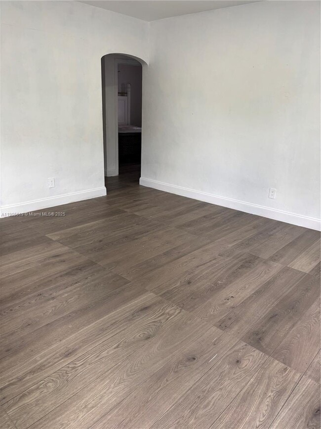 Photo - 75 E 13th St