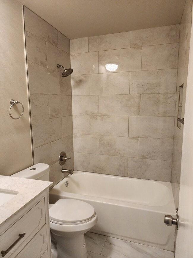 Photo - 1536 Hickory Ave