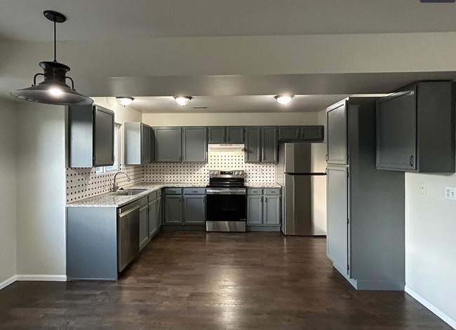 Photo - 806 Century Ln