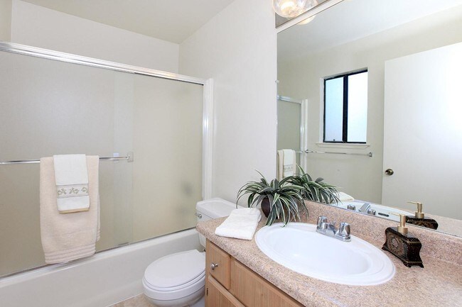 Palm Lakes Apartments