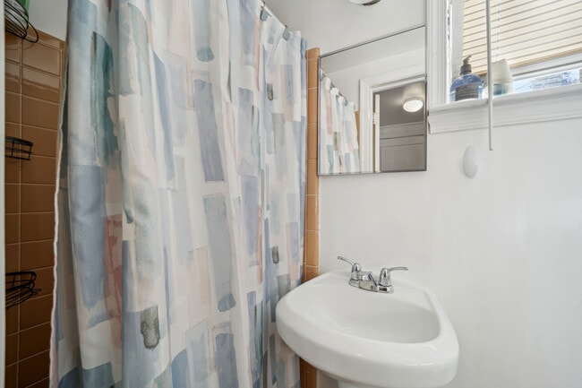 Photo - 2600 S Eads St Unidad On Eads B1