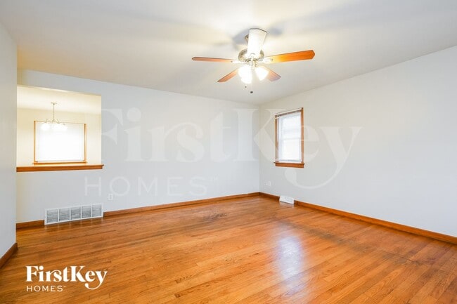 Photo - 18523 Oak Ave