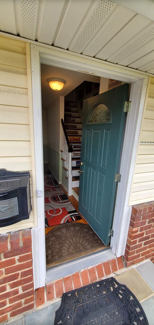 Fingerprint Entry thru Front Door - 1117 5th Ave Unit Upstairs, 2nd Floor
