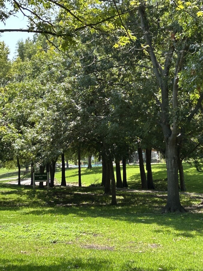 Photo - 1505 E Interstate 30