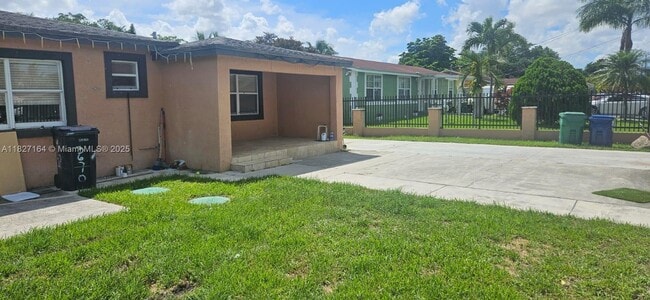 Photo - 9748 Little River Dr Casa