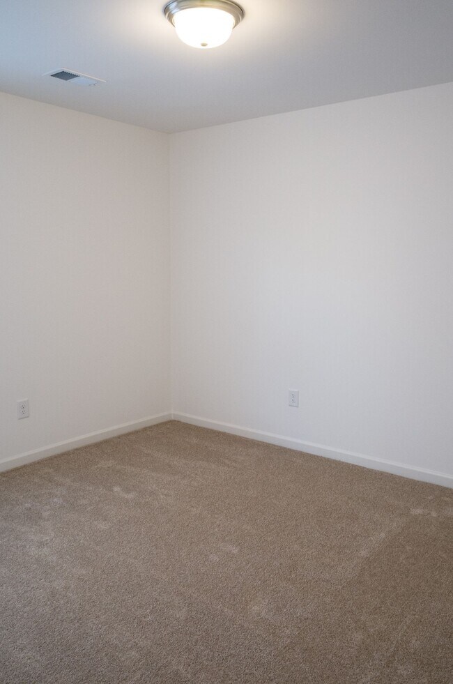 BR2 - 10 Royal Pine Way