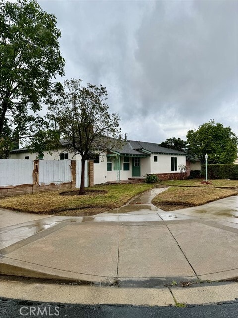 Photo - 16930 Tupper St