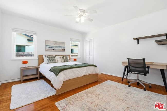 Photo - 3208 W 81st St