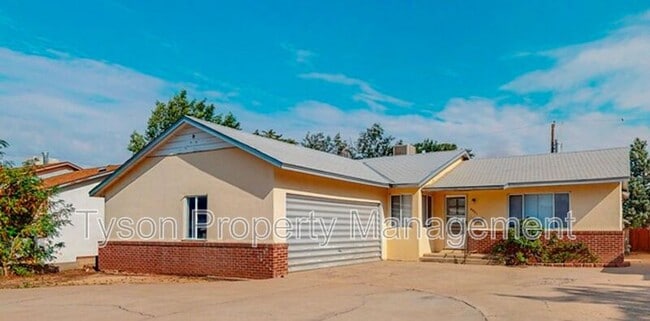 Building Photo - 6021 Aspen Ave NE