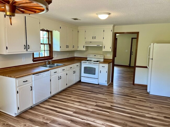 Photo - Spacious Living Near UGA in Desirable Oconee County!