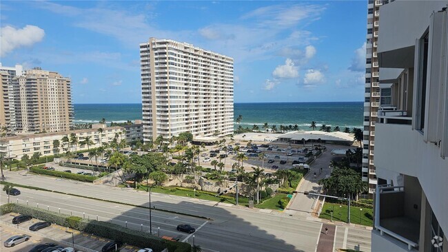 Building Photo - 1985 S Ocean Dr Unit 10H Rental