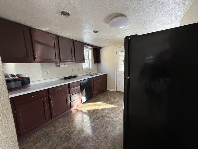 Building Photo - 304 2nd St SW