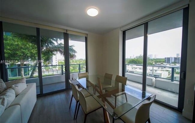 Photo - 2960 NE 207th St Unit 2960 NE 207th St 610