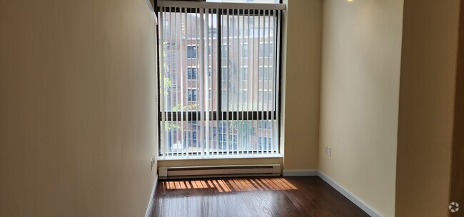 Building Photo - 12 Stoneholm St Unit 302 Rental