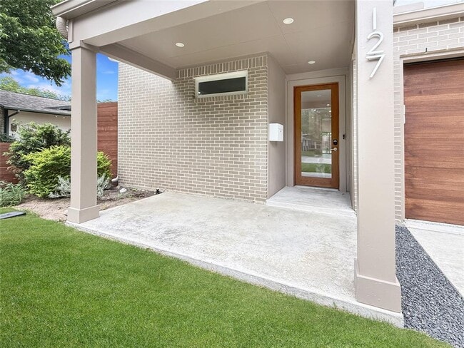 Photo - 127 Frederick St