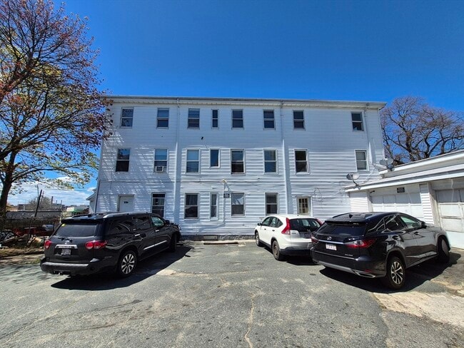 Building Photo - 155 R Washington St Unit 3