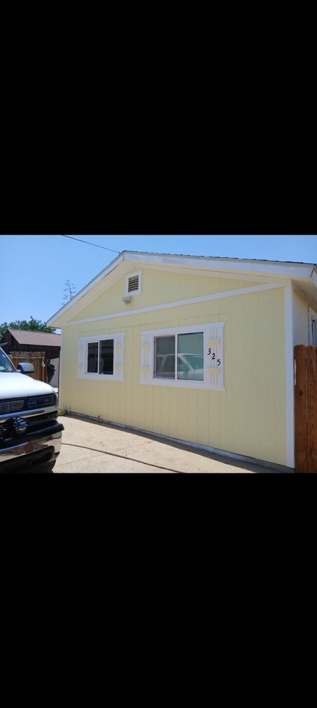 Unidad trasera - 327 Adeline St Unidad 2