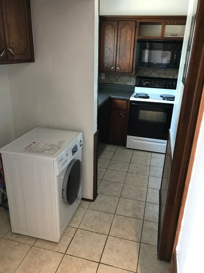 Photo - 2 Bedroom 2 Bathroom Townhome