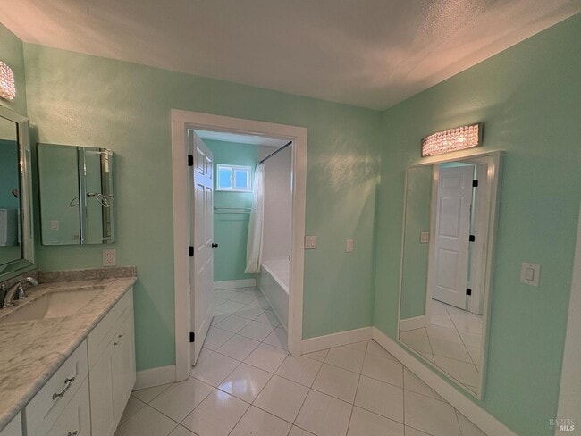 Photo - 5705 Davis Cir