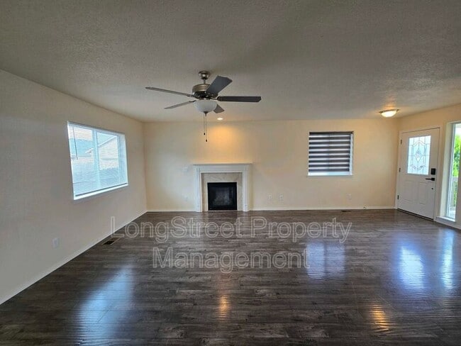 Photo - 4437 Creel Ave