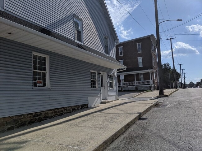 Building Photo - 10 First Avenue Unit Commerical