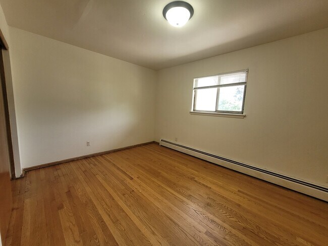 Photo - 210 N Summit St