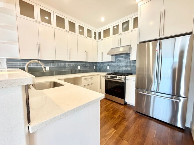 Building Photo - 635 Burnett Ave Unit 635 Burnett Ave,  1