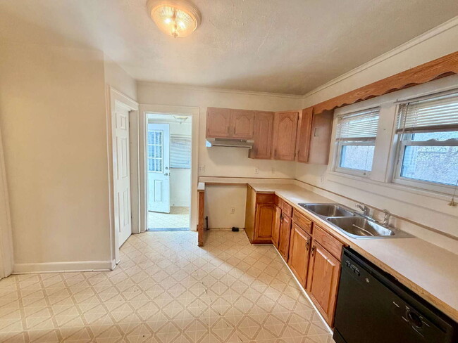 Photo - 3 Bedroom with a bonus room, 1 Bath Available!