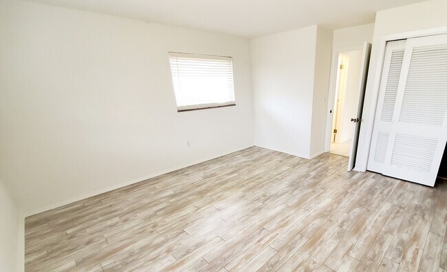 Photo - 428 Park Ln Dr