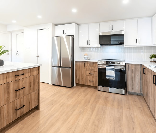 Building Photo - Heritage Place