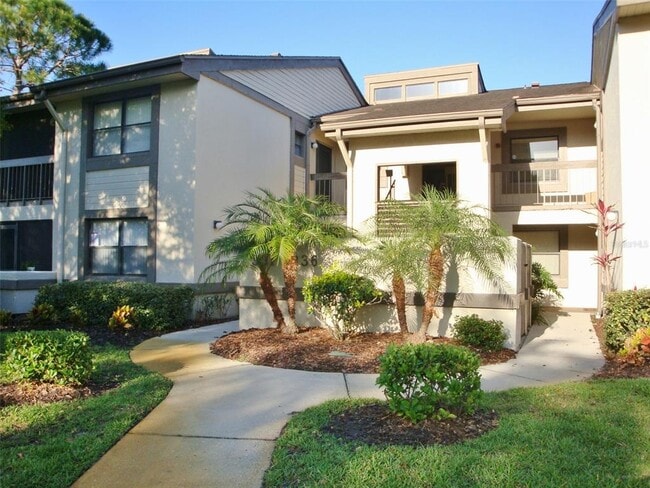 Photo - 331 Woodlake Wynde