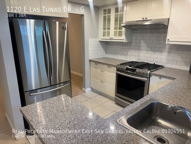 1120 E Las Tunas Dr