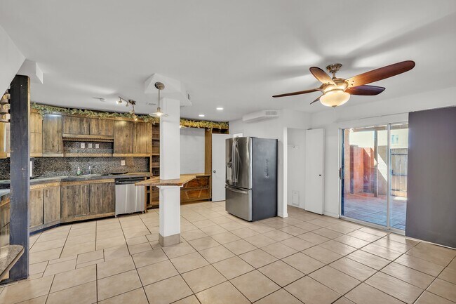 Photo - 4439 E Wood St Unidad 4439 E Wood St