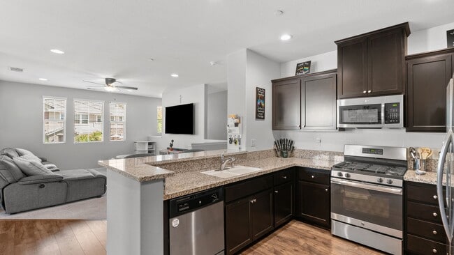 Beautiful 2-Bedroom, 2-Bathroom Condo with... - Beautiful 2-Bedroom, 2-Bathroom Condo with...