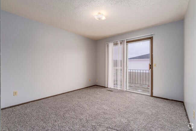 2BR, 1BA - 800SF -