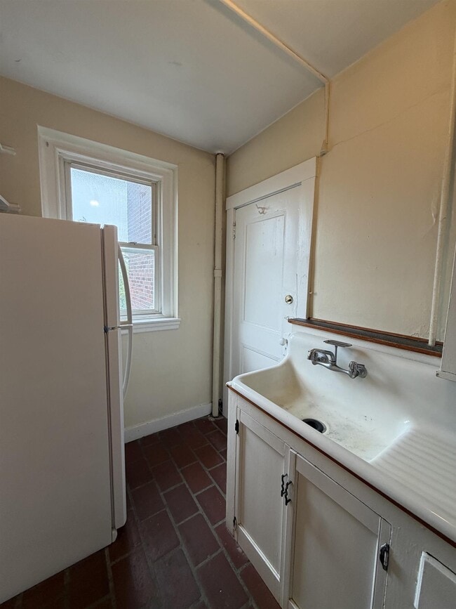 Photo - 7 Craigie Cir Unit 4