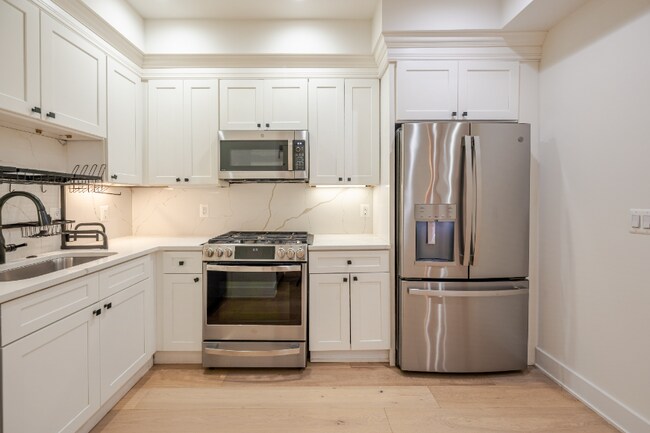 Photo - 1658 K St NE Unit #2