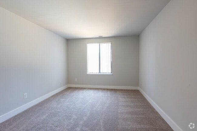 2BR, 2BA - 998SF
