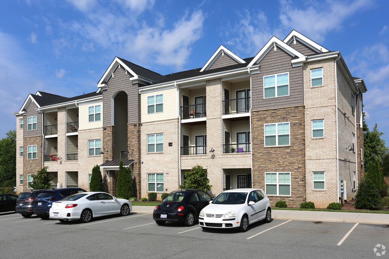 New Garden Square Apartments For Rent In Greensboro Nc Forrent Com New Garden Square Apartments For Rent In Greensboro Nc Forrent Com