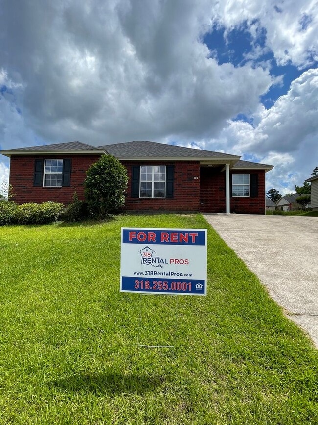 Building Photo - 3 Bedroom 2 Bath Home in Ruston