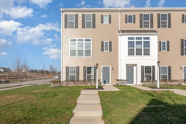 Photo - 3246 Parade St