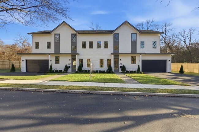 Building Photo - 82 Louise Rd