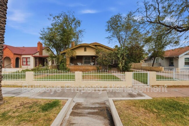 Photo - 718 W Roosevelt St