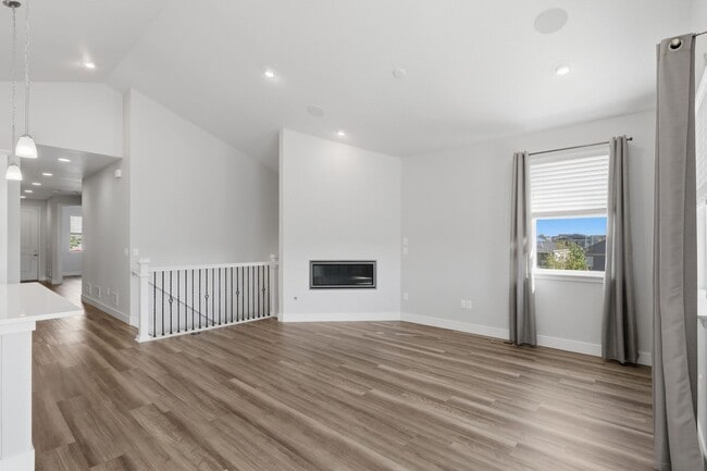 Photo - Castle Rock - Rancher 4 bed 3 bath in Crystal Valley!